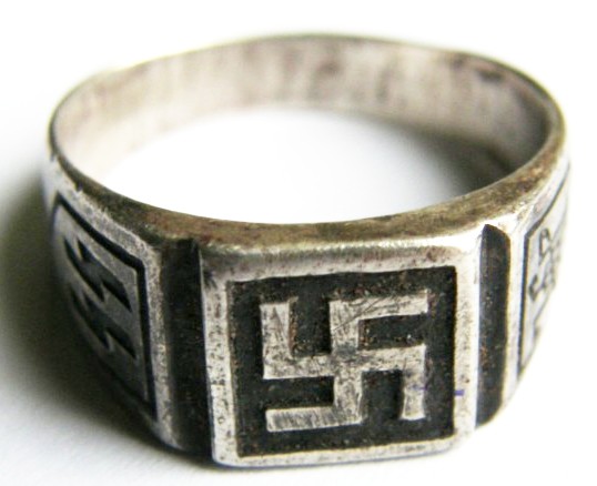 Waffen SS/ Anillo en Plata "800" para un Miembro de la "LAH"