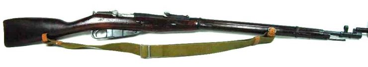 Fusil Mosin-Nagant M91/30 de "1942" con su Bayoneta y Correa Porta fusa