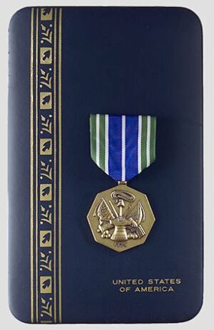 U.S./ Estuche con Medalla por Logros Militares