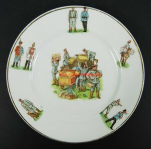 Plato Recuerdo con Escenas Militares