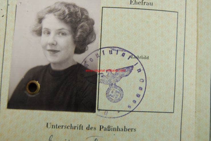Pasaporte Alemán para una Mujer Visado en Suiza