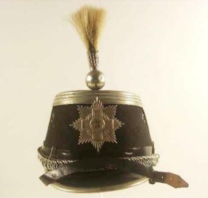 Tshako de oficial de caballeria Suizo M1866.