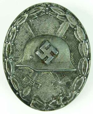 Distintivo de Herido en plata.