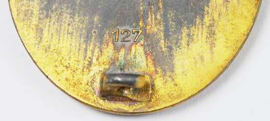 Distintivo de Herido Categoría Oro "127"