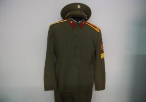 Uniforme completo de cadete del ejercito de tierra.