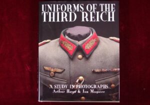 Libro "Uniformes en el Tercer Reich"