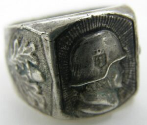 Waffen SS/ Anillo de Plata "835"