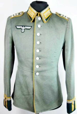 Waffenrock de un Hauptwachtmeister del XIII Distrito Militar