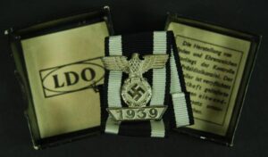 Barra de la Cruz de Hierro de 2ª Clase, 1939, 1er Modelo en su Caja LDO