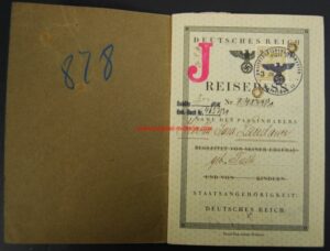 Pasaporte Alemán para una Mujer Judía Marcado "J" de 1939