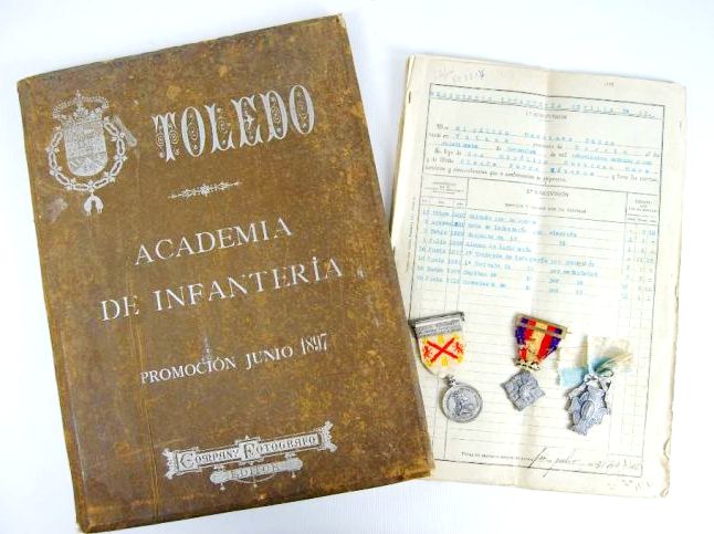 Álbum, Hoja de Servicios y Medallas de un Militar Alfonsino, 1890-1931