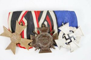 Pasador de Gala con tres Medallas