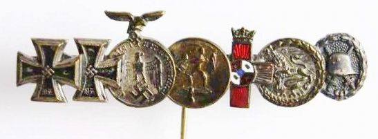 Legión Cóndor, Aguja con 7 Condecoraciones en Miniatura