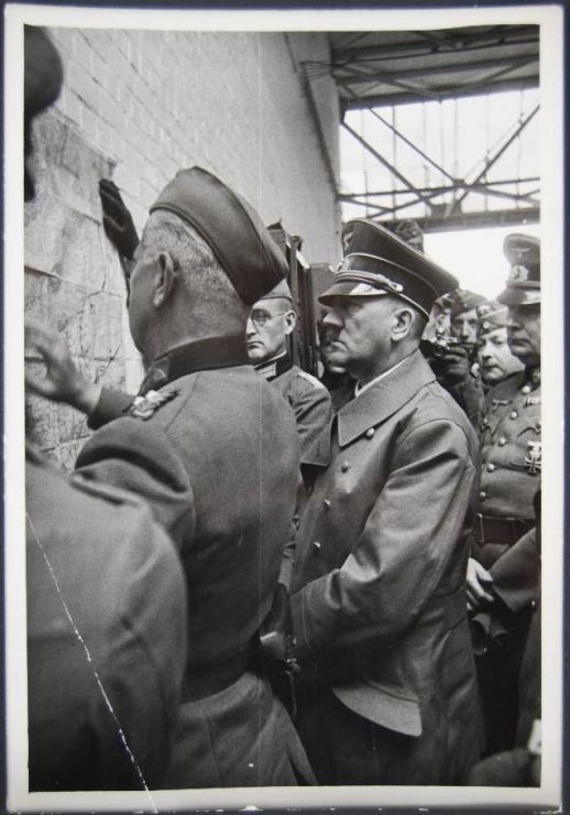 Foto de "Hitler con Reichenau"