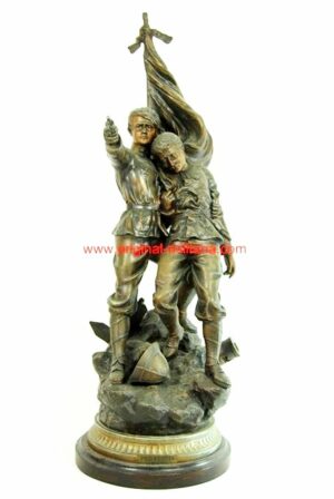 Figura del Artista Francés "X. Raphanel"