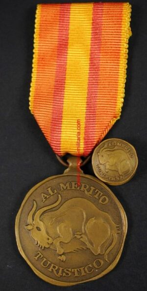 Medalla al Mérito Turístico con su Miniatura 