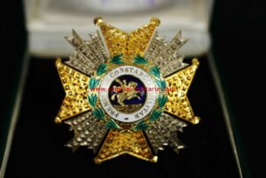 Estuche con la R y M. Orden de San Hermenegildo en Plata