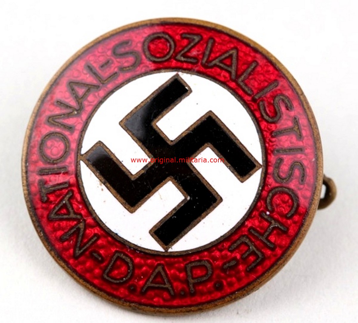 Insignia del NSDAP con RZM "M1/147"