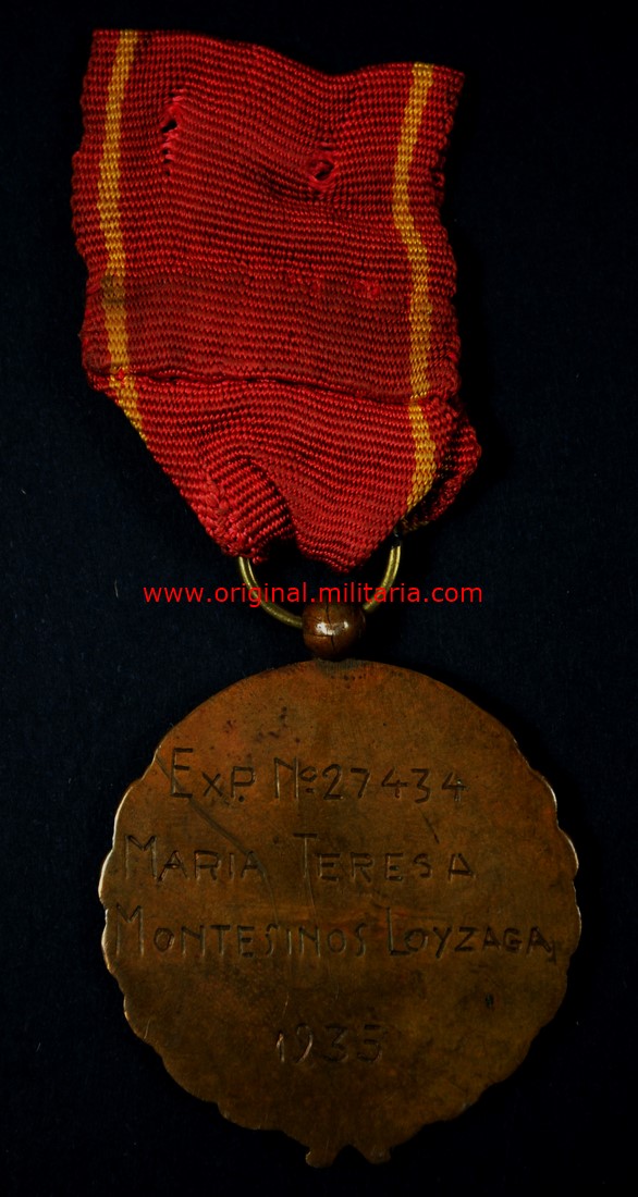 Medalla y Documentos de una Vieja Guardia de la Sección Femenina de Falange