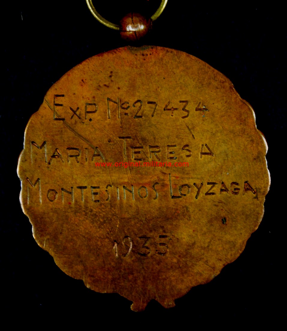 Medalla y Documentos de una Vieja Guardia de la Sección Femenina de Falange