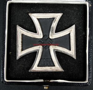 Estuche con EK1 1939 de "Friedrich Orth, Wien"