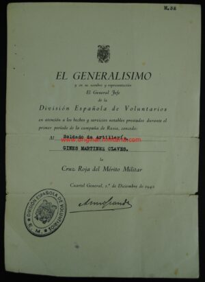 Concesión 1er Modelo de la "Cruz Roja al Merito Militar" a un soldado de la División Azul