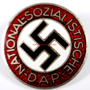 NSDAP/ Insignia con "RZM M1/170"
