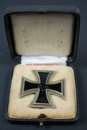 Estuche con EK1 "L/12", para "C.E. Juncker de Berlín". Personificada