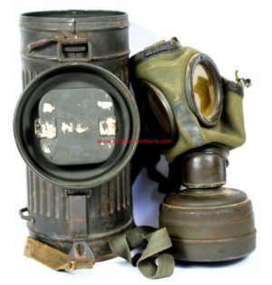 WH/ Máscara M30 en su Bote Contenedor M38 de 1940
