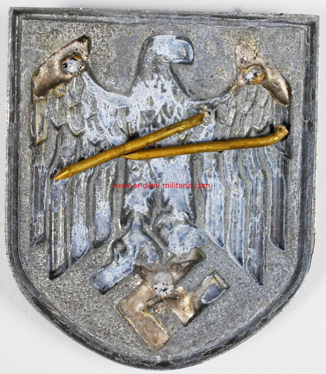 WH/DAK, Escudo con Emblema Nacional