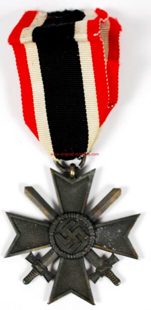 Wehrmacht/ War Merit Cross 2Nd Class with Swords "65" -- WH/ Cruz al Mérito de Guerra de Segunda Clase Código "65"