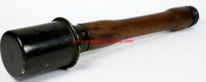 Granada de Palo M24 de 1943 marcada "K", con Manufactura "FCC". Wehrmacht