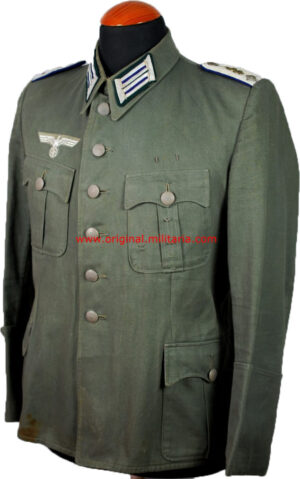 Wehrmacht/ Uniforme para un Médico Adjunto del Frente Sur