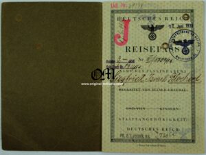 Histórico Pasaporte Alemán Marcado «Judenstempel» de 1939 con Sello del Dresdner Bank