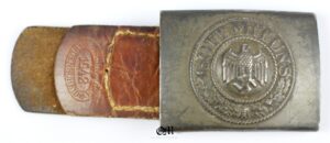 Wehrmacht/ Hebilla de Campo 1941 con Lengüeta de Cuero de "1942" de "E. Schneider"