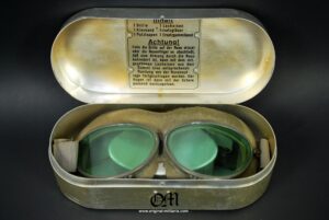 LW/Legión Cóndor,  Estuche con Gafas de Vuelo "Auer" Modelo 295 y Complementos.