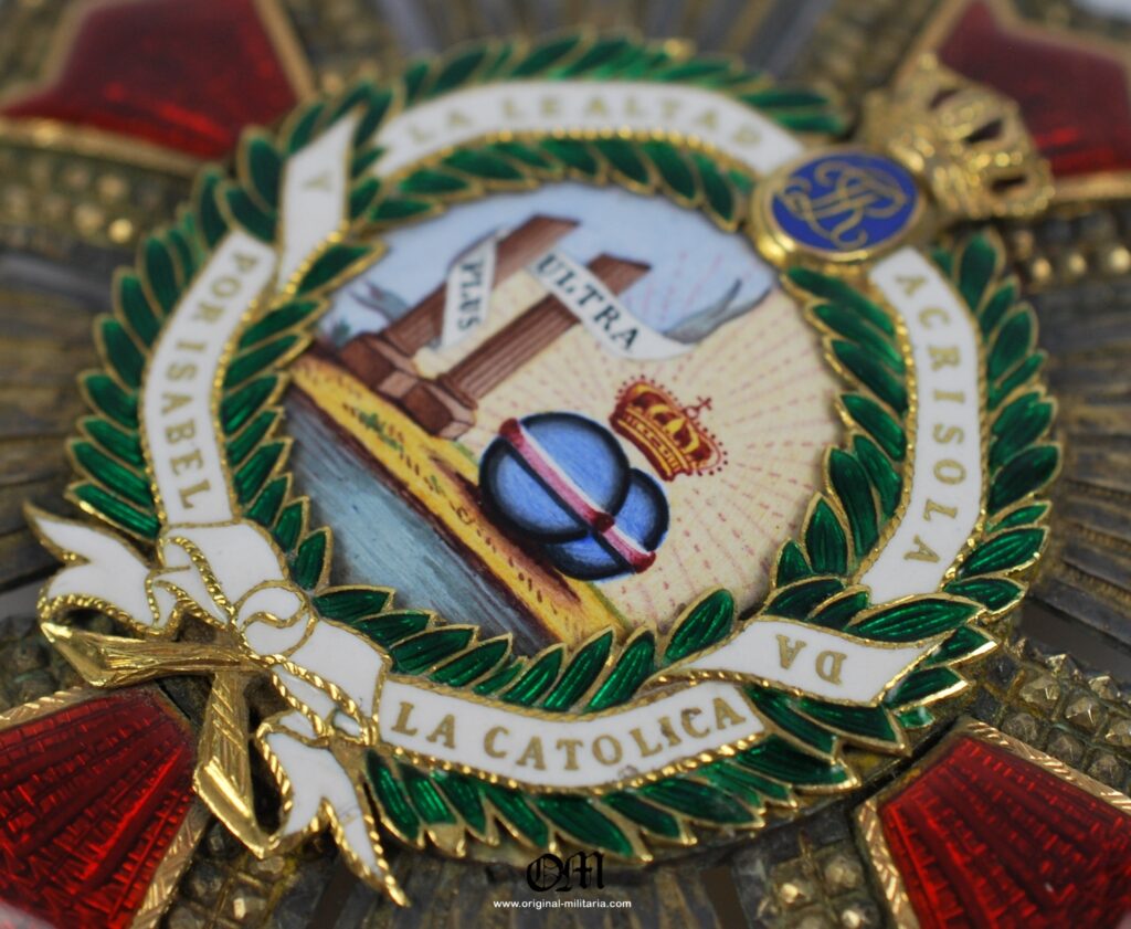 Estuche Con La Gran Cruz Y Encomienda De Oro De 18K Con Su Banda De La Estuche Con La Gran Cruz Y Encomienda De Oro De 18K Con Su Banda De La