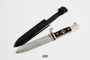 Cuchillo de Hitlerjugend con “RZM M7/13”. Excelente stado.