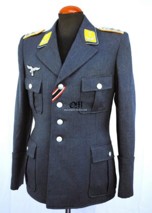 Guerrera de Servicio para un Capitán Piloto/Paracaidista de la Luftwaffe.