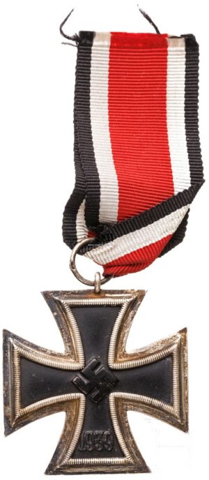 Cruz de Hierro 1939 de 2ª Clase marcada en la Anilla "100"??