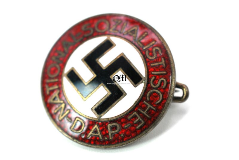 3er Tipo de Insignia de Miembro del NSDAP. E. Schmidhaussler RZM M1/128 y Paul Schulze & Co Lübeck - Imagen 2