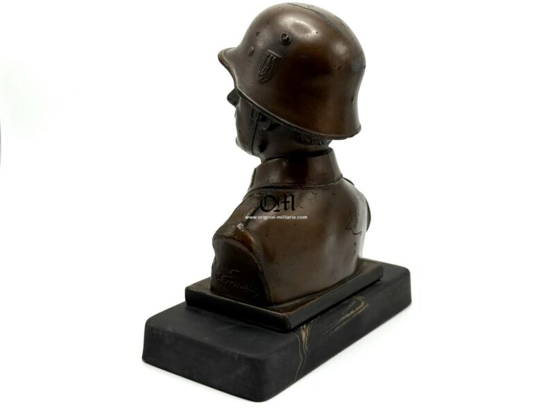 Wehrmacht/Heer Soldier Bust with Base for Table Decoration - Image 3
