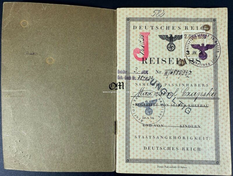 Pasaporte Alemán para un Ciudadano Judío Marcado «J» de Octubre del 1939. Excepcional.