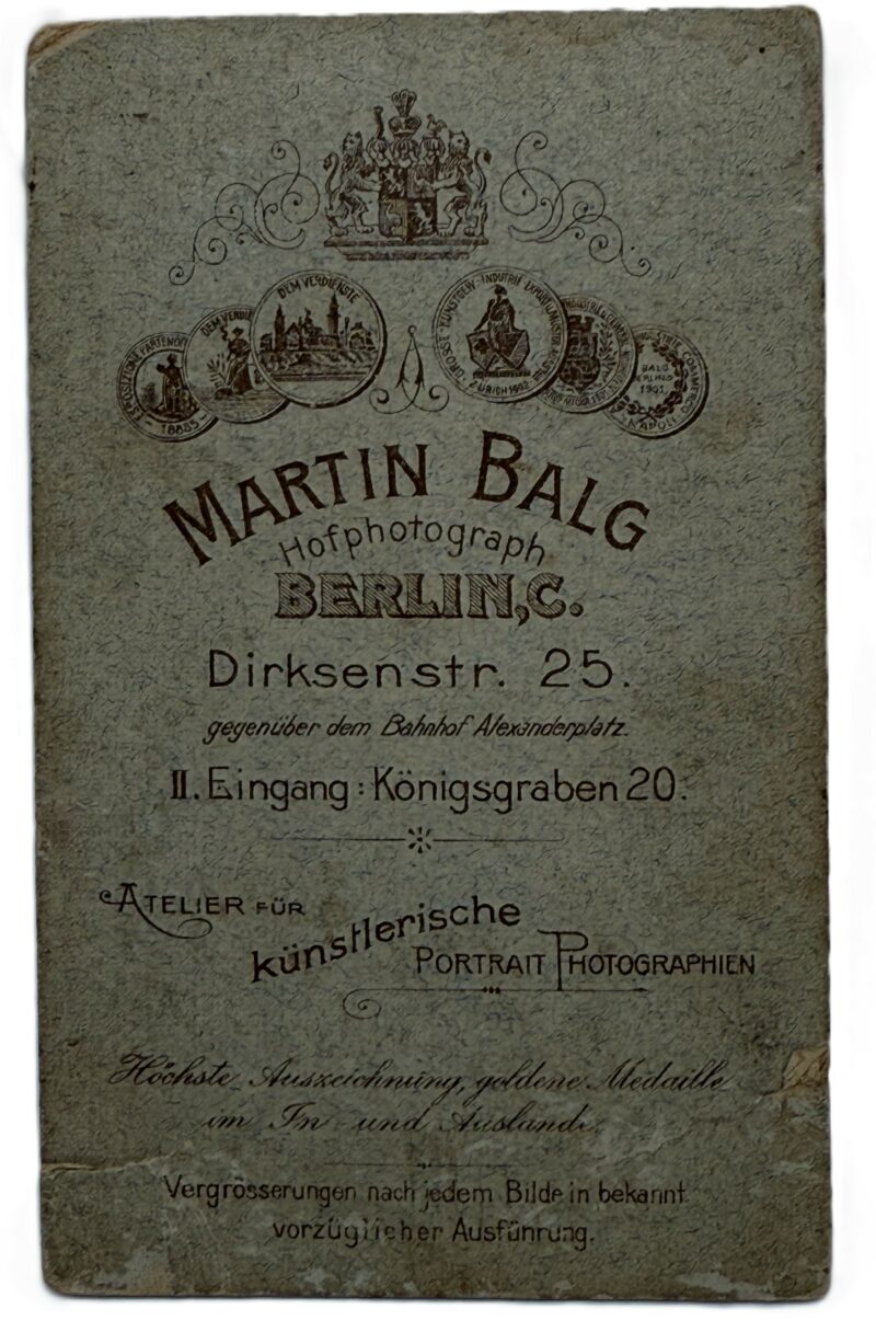 Fotografía-Retrato de Estudio hecha por "Martín Balg, Berlín" Fotógrafo de la Corte - Imagen 2