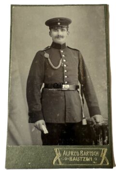 Fotografía-Retrato de Estudio hecha por "Alfred Bartsch, Bautzen"