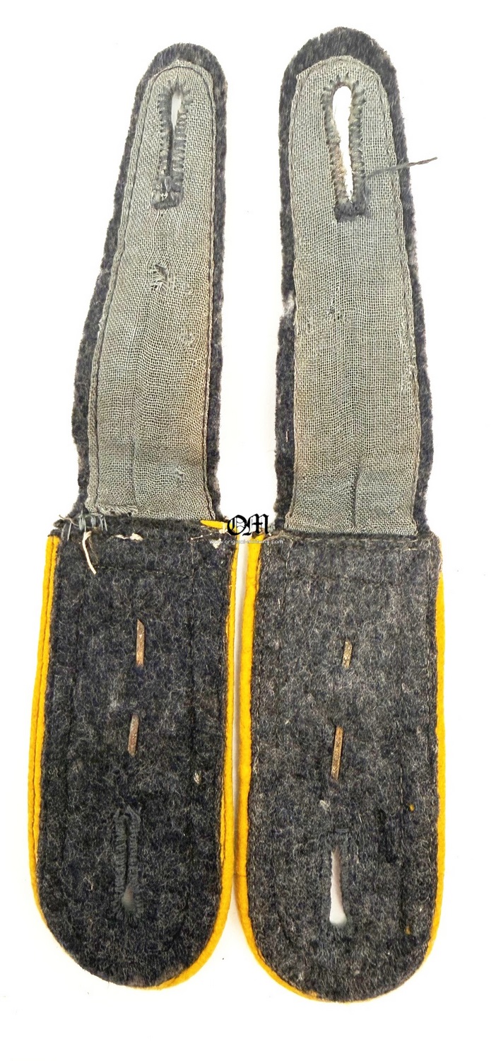 Luftwaffe Feldwebel of Flight & Paratroops Removable Shoulder Straps - Image 3